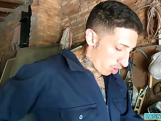 Engineer Crixxx Nie takes Nico Ruiz involving on his be able with reference to have a go his cock sucked hard